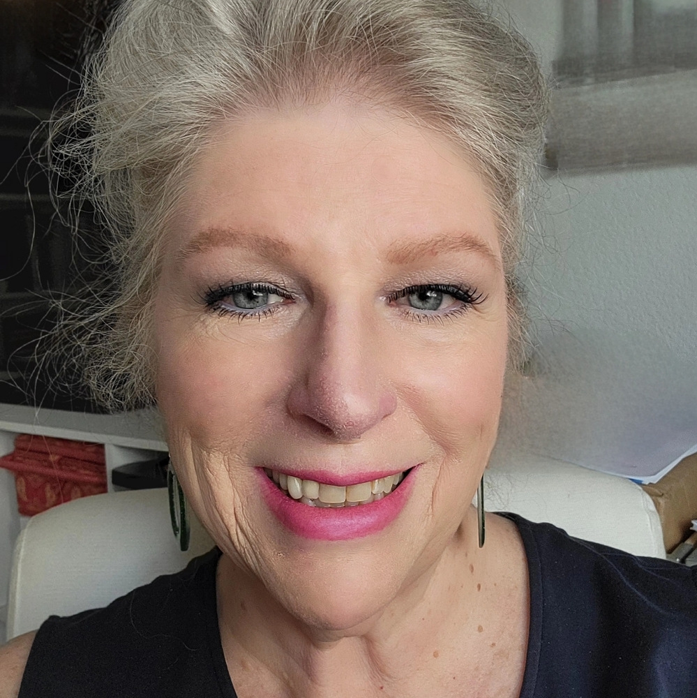 Meet your Posher, Carol